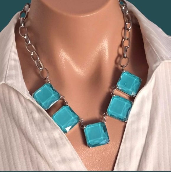 Jewelry - Silver Tone Blue Acrylic Rhinestones Statements Chain Necklace